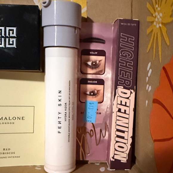 Assorted high end makeup and skin care - Picture 3 of 9